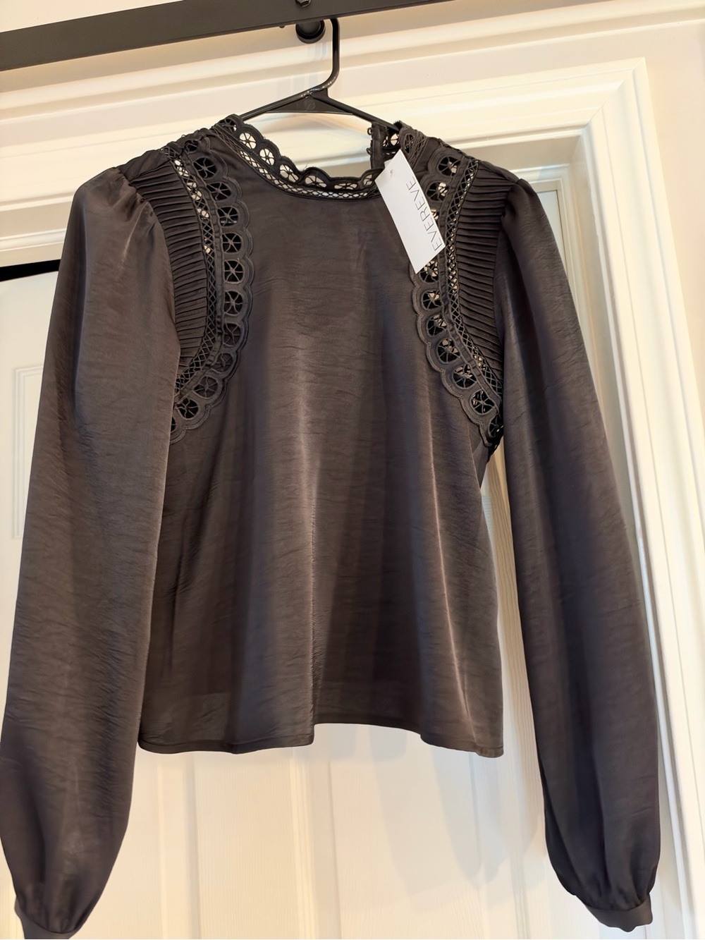 Evereve Silvana Embroidered Top